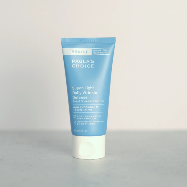 Антивозрастной крем с SPF 30 и тональным эффектом 60 мл / Resist super-light daily wrinkle defense SPF 30 